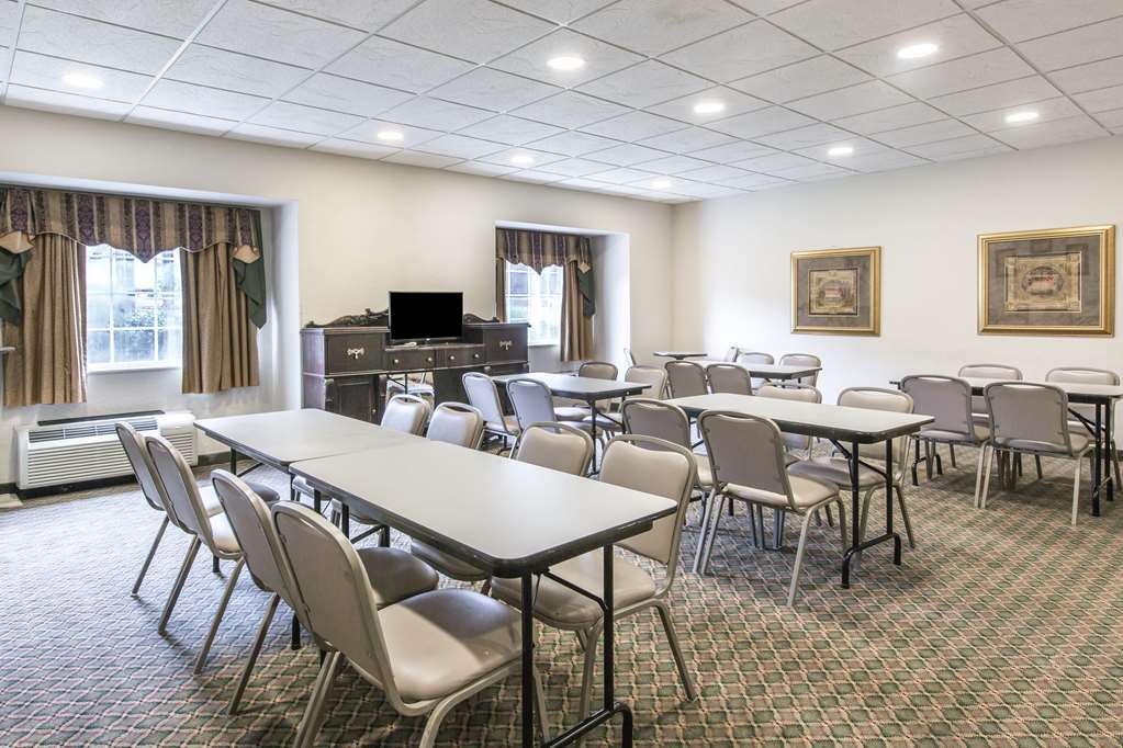 Quality Inn & Suites Robbinsville Facilities photo